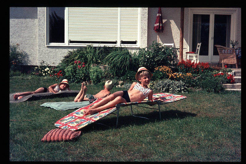 08.Regensburg jul 1969 Brigitte,Marion,Peter.JPG